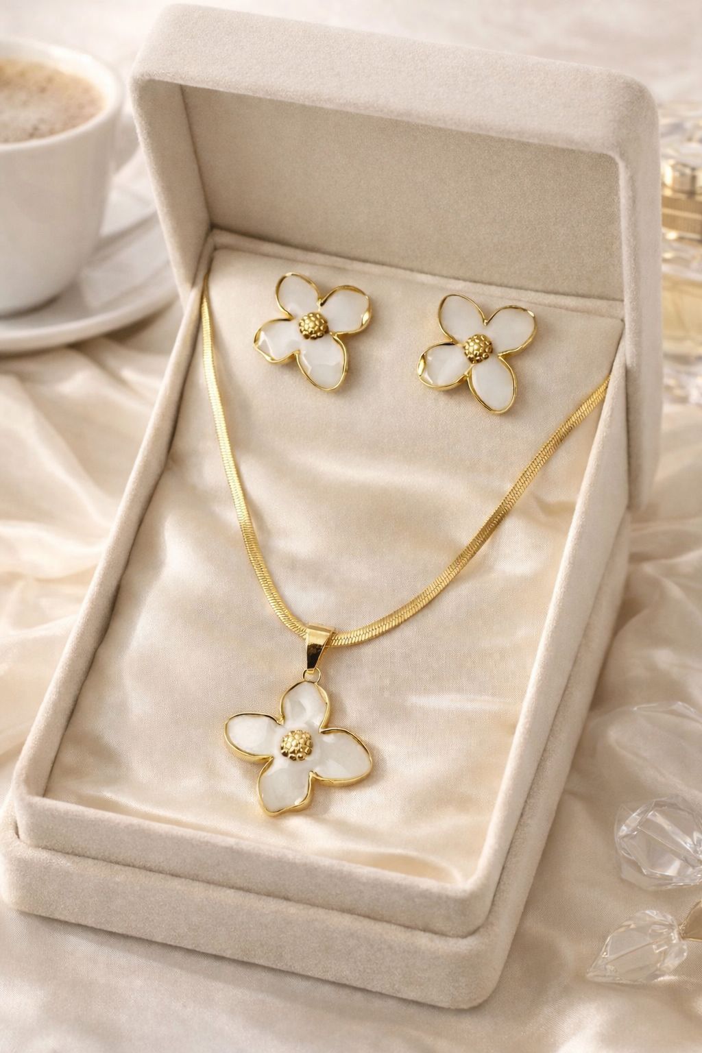 Stainless Steel Locket set-46 (White) (Flower)